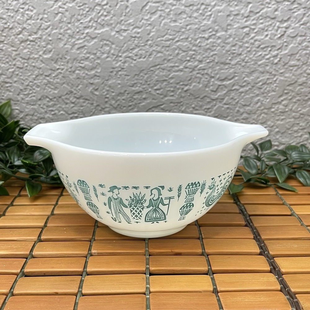 Vintage Pyrex 441 Amish Butterprint Cinderella Mixing Bowl 1.5pt Turquoise White